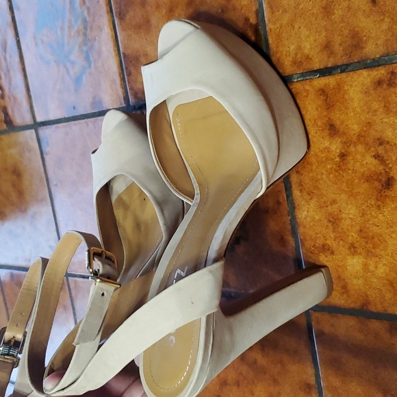 Schutz platform heels - Picture 2 of 8